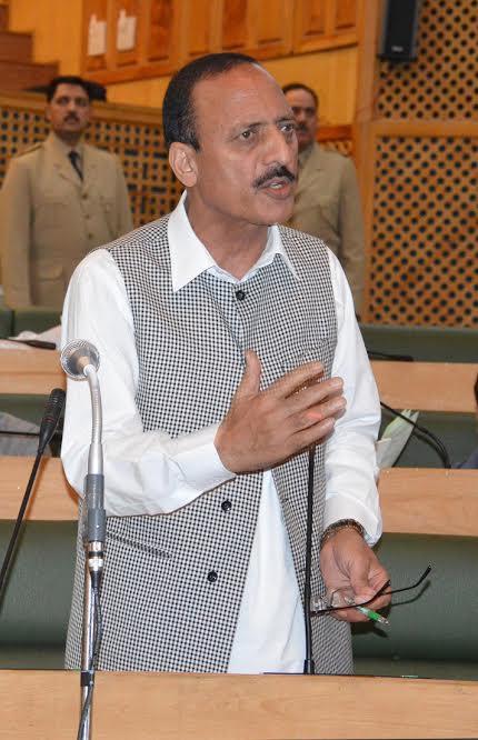 Govt committed to provide better road connectivity: Abdul Haq
